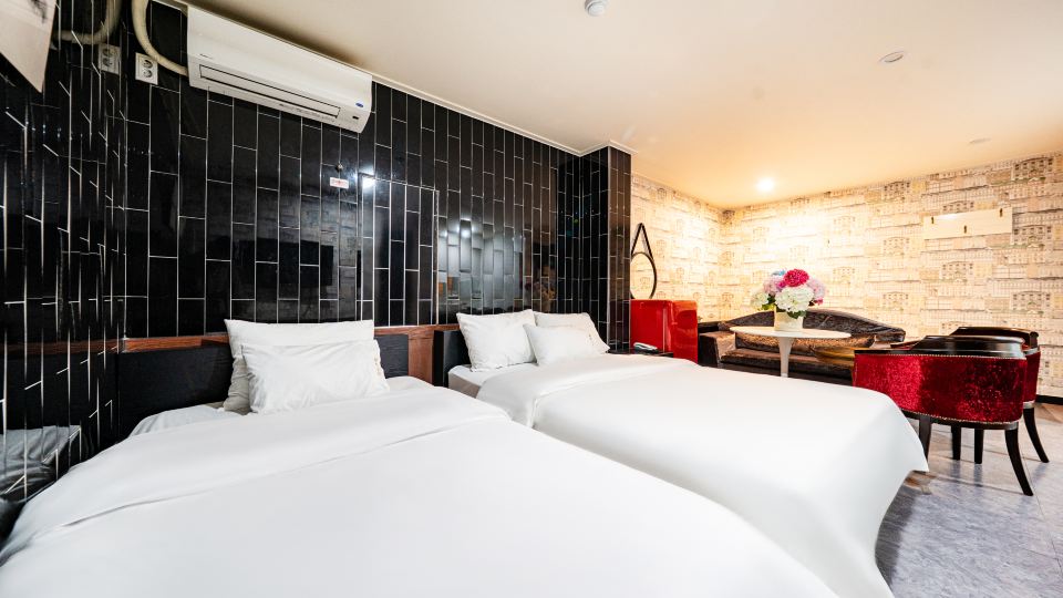 Line Hotel