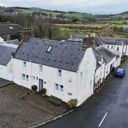 New Cross Keys House - Cosy 4-bed Cottage in Kirk Yetholm