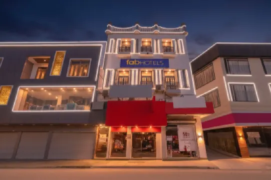 FabHotel Rivlet Premium - Nr Jama Masjid and Red Fort Hotels near Khas Mahal