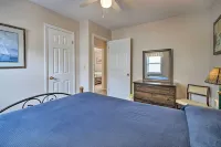 Cozy Oak Island House < 1 Mi to Beaches!