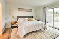Modern Ocean Shores Getaway with Dock! - Strand