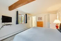 Inviting Bartlett Condo 1 Mi to Attitash Mountain