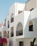 Nami Hotel & Suites