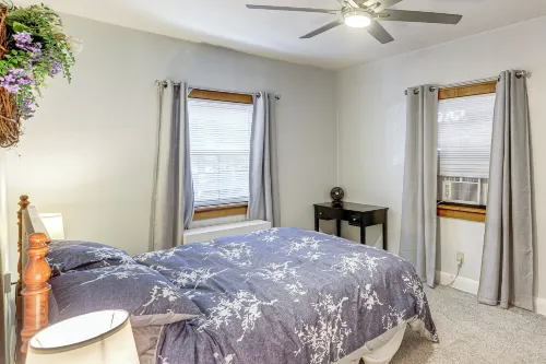 Striking Tudor Revival in Five Points District! -  Apartamentos vacacionales