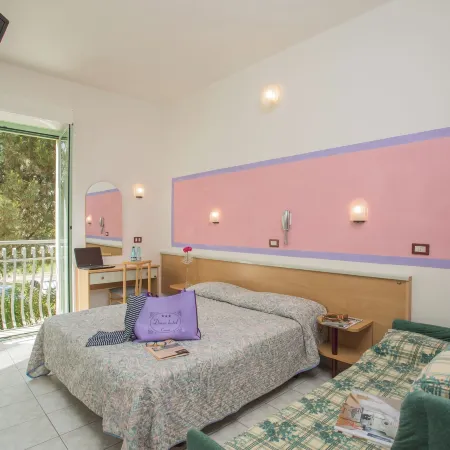 Hotel Dover Rooms & Coffee - Adults Friendly