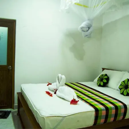 Senura Home Stay