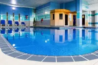 Stratford Manor Hotel - Pools