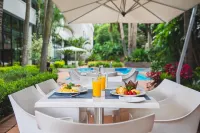 Garden Court Hatfield - breakfast