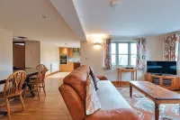 Cottage in Norton With Tennis Court & Patio - Country Houses
