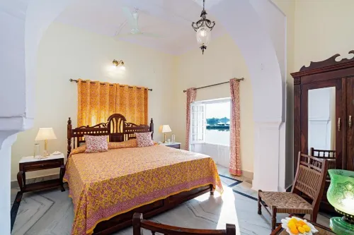 Junia Bagh A Lakeside Homestay - Villa