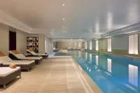 Majestic Hotel Spa - Champs Elysées - Airport Shuttle