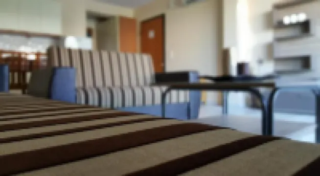 Bungalow White Apartments