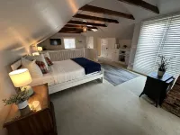 Unique Loft With Rooftop Deck In Downtown Newport - Unit 3 Home - Bungalows