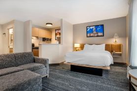 Alluxsuites at 1876, Ascend Hotel Collection