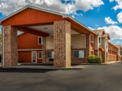 Quality Inn Hotels in Valencia County