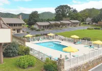 The Parkman Hotel - Pools