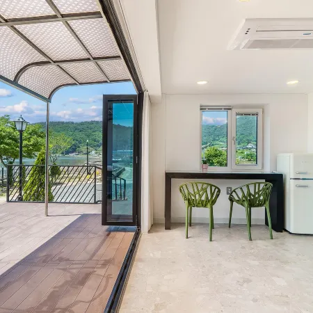 Changwon 055 Poolvilla