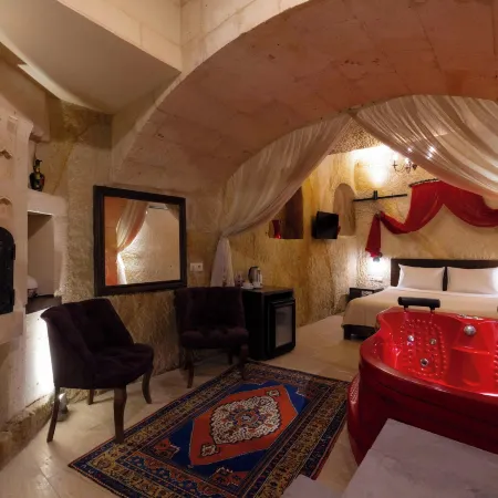 Tafana Cave & Stone Lodge