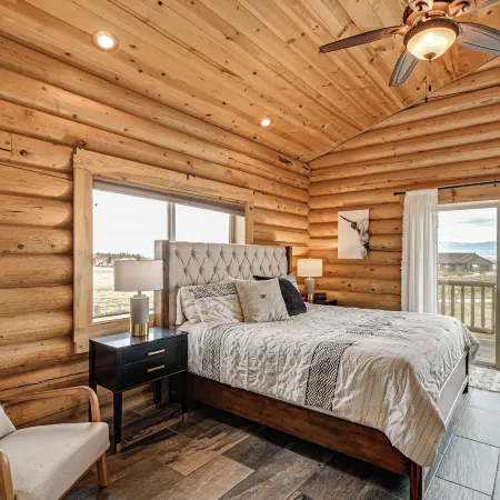 Group Retreat in the Bitterroot Valley w/ Hot Tub