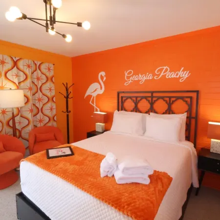 The Pink Flamingo - Georgia Peachy