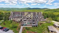 Mountain Green Resort by Killington VR - 3 Bedrooms Hotels in 