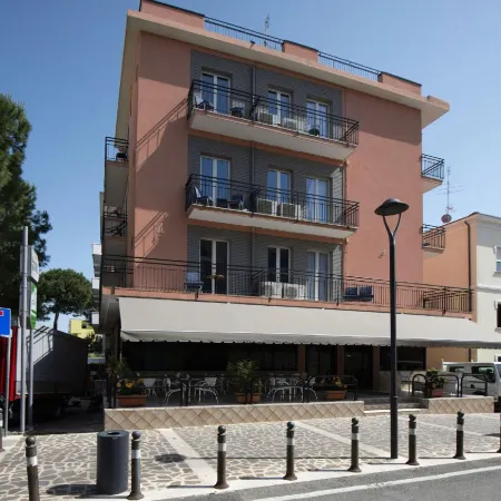 Hotel Scarlet