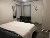 Charming 3-bedroom house in delightful Wolfe City with AC, WiFi