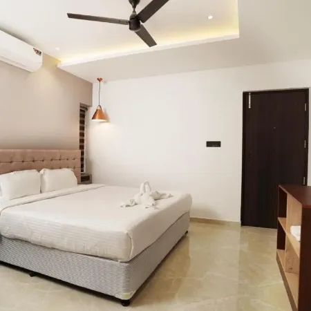 7 the Business Hotel
