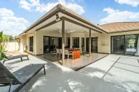 Zen Orient Luxurious 4BR Oasis With Private Pool - Bungalows