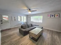 Amelia's Apartment 2b/1ba Wi-Fi, TV, Kitchen, W/D, Patio