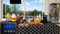 Econo Lodge - breakfast