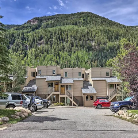 Cozy Vail Condo ~ 4 Mi to Vail Ski Resort!
