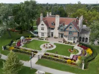 Holiday Inn Express WINDSOR WATERFRONT by IHG Hotel di Windsor
