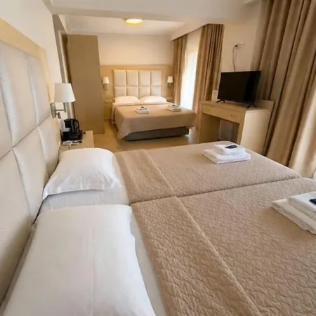 Hotel Avra
