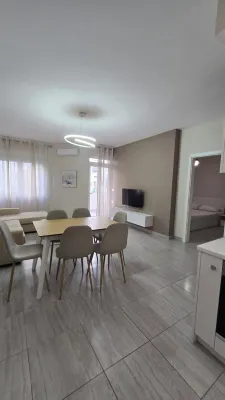 Tirent Apartment - Komuna e Parisit 3 - homestay