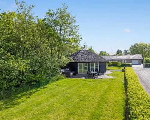 "Adrienne" - 35km from the Sea Hotels in Arrild