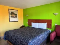Royal Inn Linden Hotele w: Cass County
