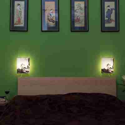 Stunning 2 Double Bedroom Apartment in the Centre of Budapest Rooms