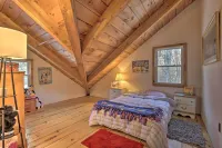 Cabin Private Hot Tub, Walk to Pats Peak Ski Area - Kæledyr tilladt