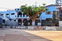 Airport Side Hotel - bar