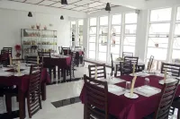 Subhas Tourist Hotel - พร้อมอาหารเช้า