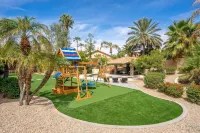 The Pickle Palm Pool Spa Pickleball Playset - Bungalow