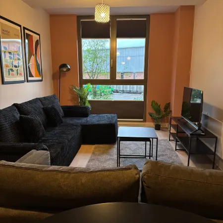 Apartment in Botanical Gardens, Old Trafford