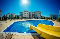 Apartment - Sleeps 6, Pet Friendly & 6 Pools - balcony