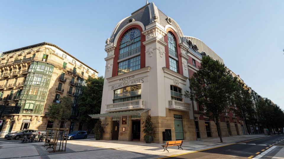 Hotel Palacio Bellas Artes San Sebastián, Curio Collection by Hilton