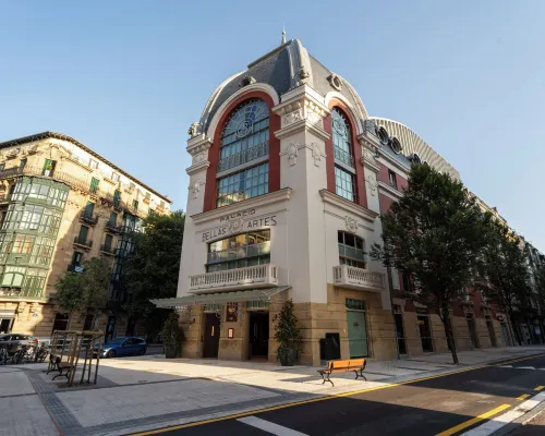 聖塞瓦斯蒂安美術宮，凱悅臻選 鄰近中央郵局（Edificio de Correos）的酒店