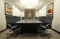 Holiday Inn Express SOMERSET by IHG - parking