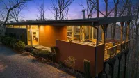 Mtn Views Sleeps 8 Hot Tub Game Room Fireplace - 4-Star