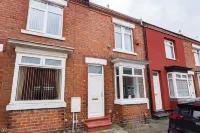Two Bedroom Family Apartment Near Town Centre Chic Stay - 3-Star