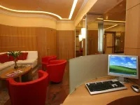 Le Petit Hotel Hotels near Museo del Risorgimento